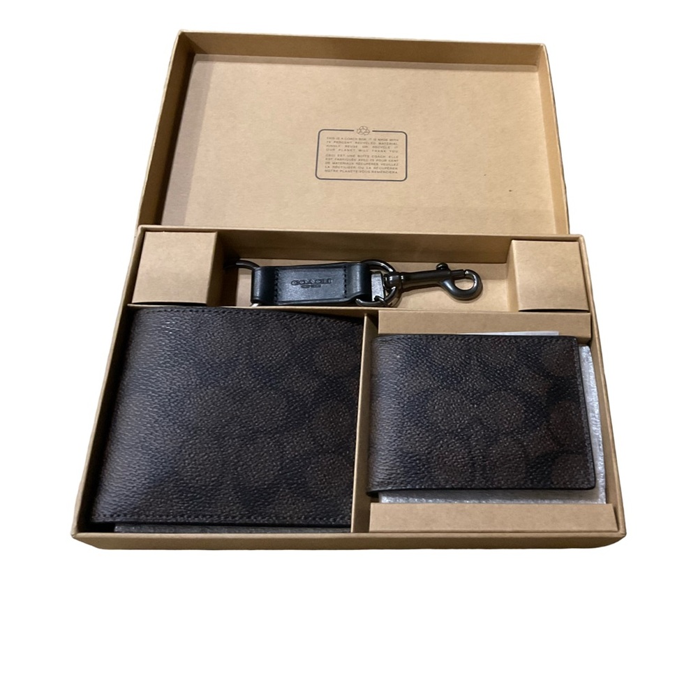 Coach Signature 3-in-1 Wallet Gift Set | Bifold, ID, Keychain key fob NWT Brown - Picture 3 of 8